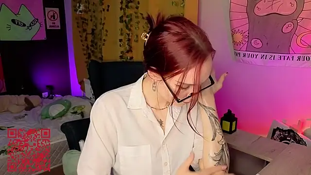 Snapshot of Aurisinst chatting on December 5, 2025, 4:16 pm Aurisinst online show from December 5, 2025, 4:16 pm