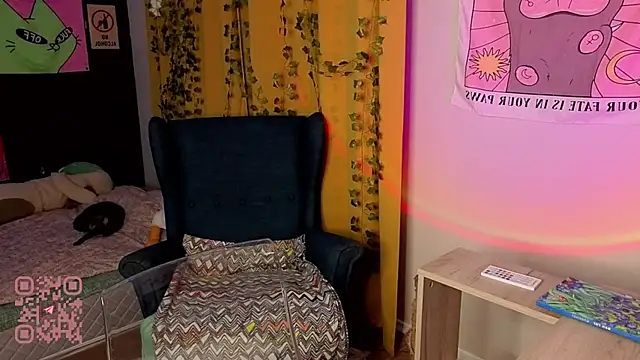 Snapshot of Aurisinst chatting on November 12, 2025, 5:06 pm Aurisinst online show from November 12, 2025, 5:06 pm