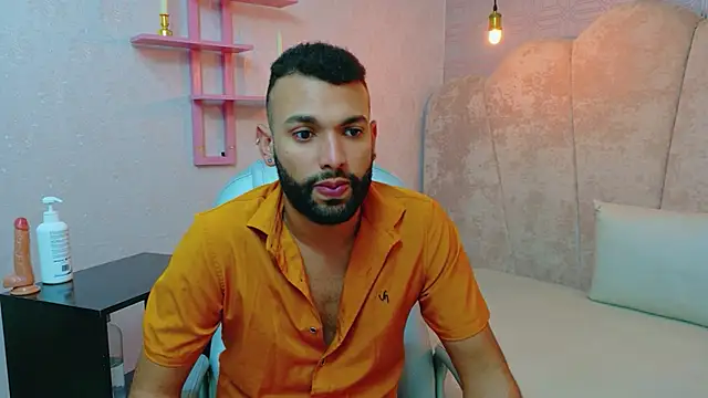 onlymen2025 online show from November 4, 2025, 7:50 pm