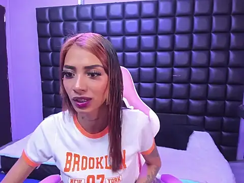 Snapshot of KarlaSlutSkinny__ chatting on November 21, 2025, 2:49 pm KarlaSlutSkinny online show from November 21, 2025, 2:49 pm