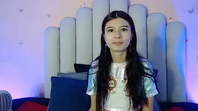 SweetRenata  online show from October 18, 2025, 11:23 am