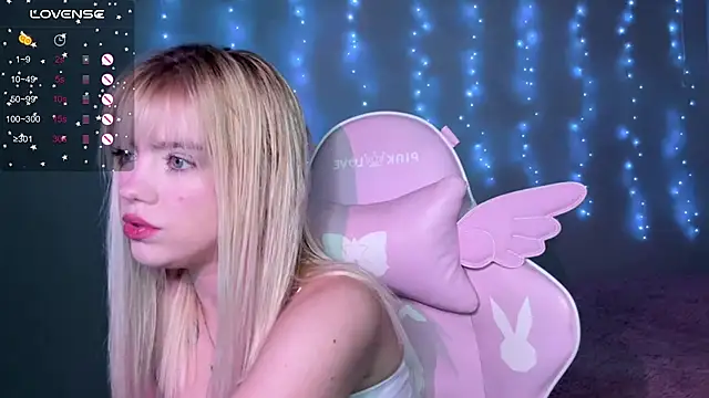 Snapshot of myprettylola chatting on November 25, 2025, 6:52 pm myprettylola online show from November 25, 2025, 6:52 pm