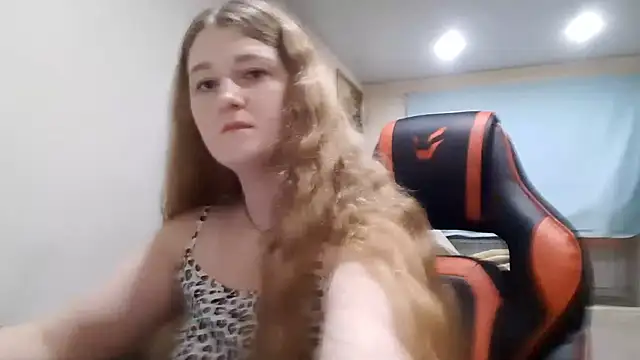 KissFlamee online show from November 3, 2025, 3:37 pm