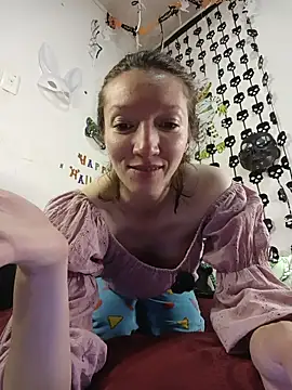 Snapshot of Lucy_colee chatting on October 24, 2025, 12:26 pm Lucy colee online show from October 24, 2025, 12:26 pm