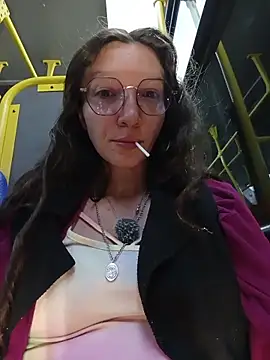 Snapshot of Lucy_colee chatting on December 18, 2025, 2:05 am Lucy colee online show from December 18, 2025, 2:05 am