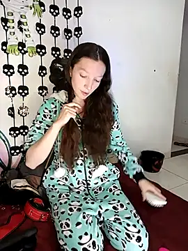 Snapshot of Lucy_colee chatting on October 28, 2025, 4:39 pm Lucy colee online show from October 28, 2025, 4:39 pm