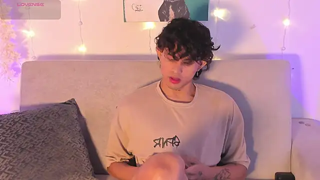 lua boy online show from March 31, 2026, 4:47 am