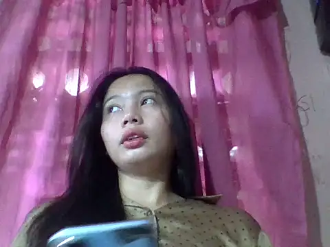 Snapshot of Baby_girl0516 chatting on October 8, 2025, 2:35 am Baby girl0516 online show from October 8, 2025, 2:35 am