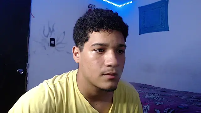 Snapshot of Zephyr_SixtyNine chatting on October 23, 2025, 1:15 am Zephyr SixtyNine online show from October 23, 2025, 1:15 am