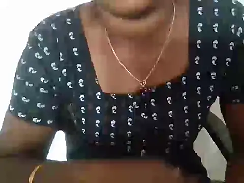 Snapshot of Tamilmallu-duskygirl03 chatting on October 25, 2025, 8:13 am Tamilmallu-duskygirl03 online show from October 25, 2025, 8:13 am