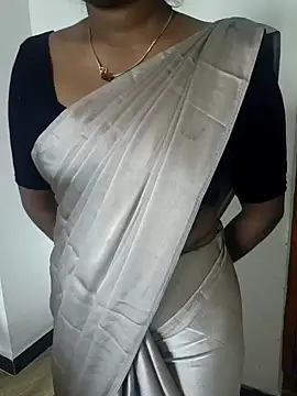 Snapshot of Tamilmallu-duskygirl03 chatting on November 3, 2025, 6:51 am Tamilmallu-duskygirl03 online show from November 3, 2025, 6:51 am