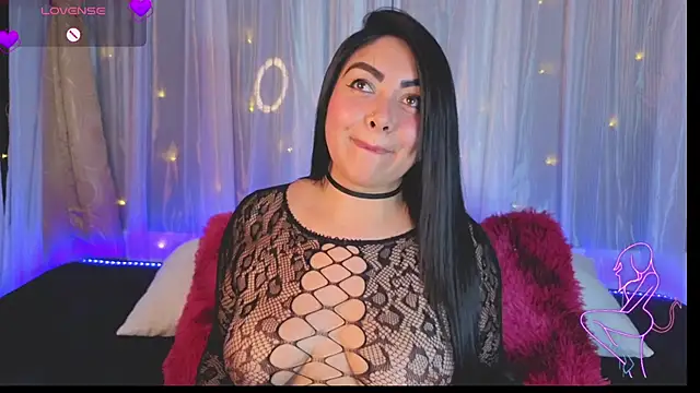 Victoria Jonhss online show from December 23, 2025, 12:54 am