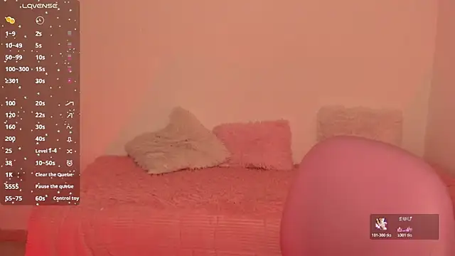 Snapshot of Ashleyroys_111 chatting on July 1, 2026, 8:20 pm Ashleyroys 111 online show from July 1, 2026, 8:20 pm