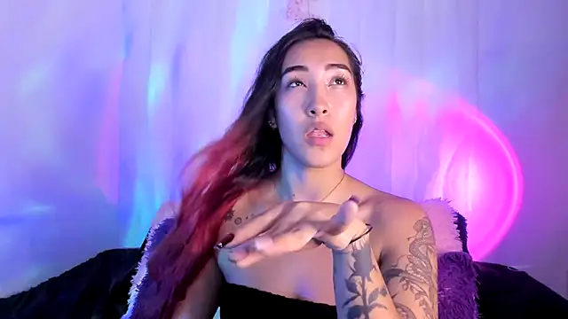 HeidyRousse online show from June 3, 2026, 12:55 am