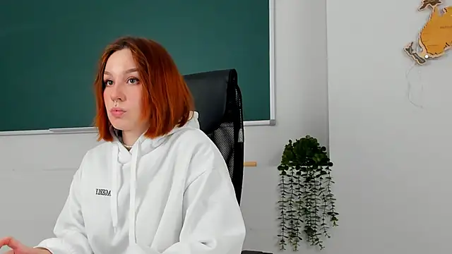 Snapshot of ClaireMathis chatting on April 11, 2026, 2:32 pm ClaireMathis online show from April 11, 2026, 2:32 pm