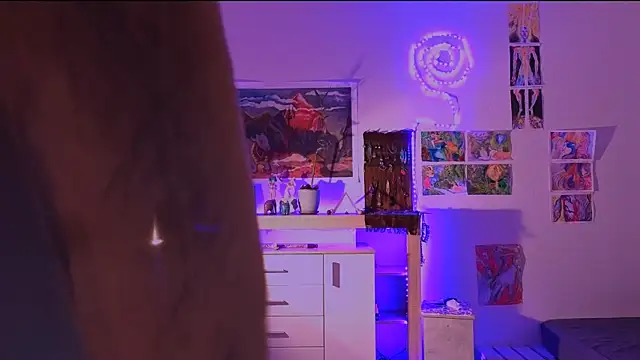 Snapshot of liquid0fluid0 chatting on November 10, 2025, 4:23 pm liquid0fluid0 online show from November 10, 2025, 4:23 pm