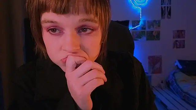 Snapshot of liquid0fluid0 chatting on November 4, 2025, 7:39 pm liquid0fluid0 online show from November 4, 2025, 7:39 pm