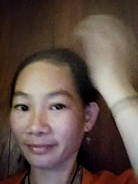 gio-thu online show from October 8, 2025, 8:27 am