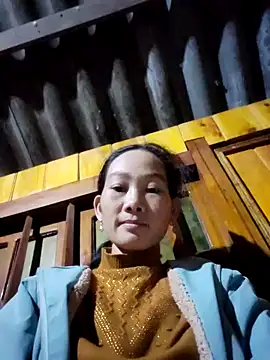 gio-thu online show from November 3, 2025, 2:09 pm