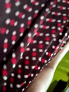 Snapshot of Kiara_4u chatting on November 2, 2025, 3:11 am Kiara 4u online show from November 2, 2025, 3:11 am