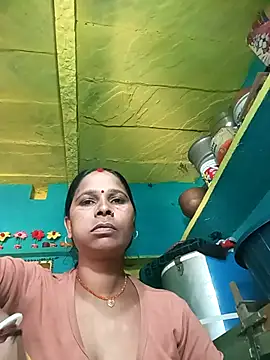 Snapshot of Rt_shreya chatting on November 6, 2025, 3:54 am Rt shreya online show from November 6, 2025, 3:54 am