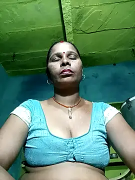 Snapshot of Rt_shreya chatting on October 19, 2025, 4:10 pm Rt shreya online show from October 19, 2025, 4:10 pm