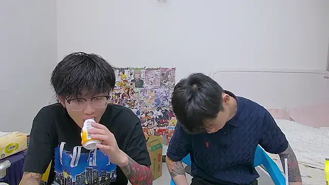 KK-cuteboy online show from May 30, 2026, 1:17 pm