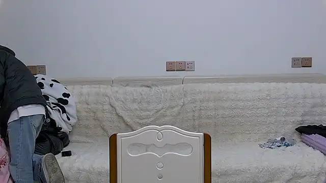 KK-cuteboy online show from February 12, 2026, 10:37 am