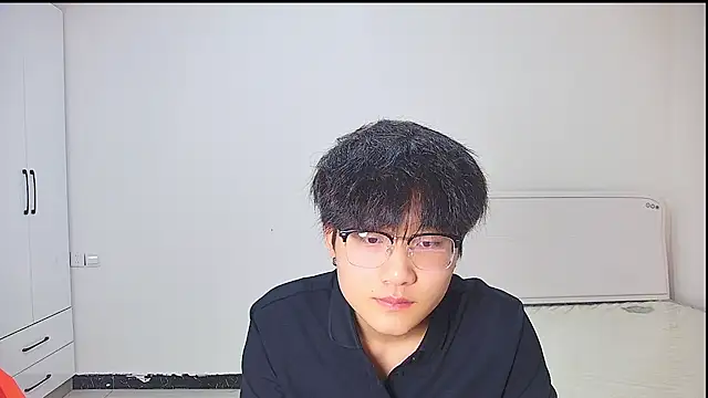 KK-cuteboy online show from May 24, 2026, 11:54 am