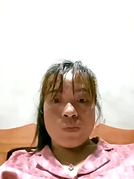 Snapshot of Alice_mu chatting on October 14, 2025, 12:06 pm Alice mu online show from October 14, 2025, 12:06 pm