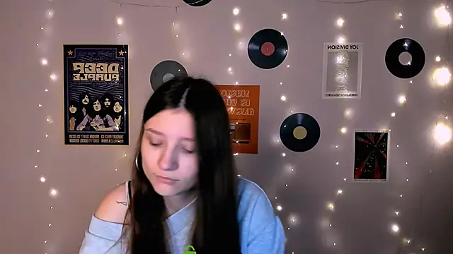 dana sweet   online show from November 18, 2025, 7:39 pm