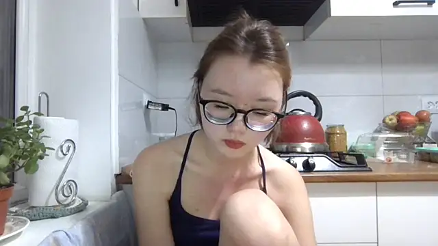 LilyTaylors online show from October 13, 2025, 3:13 pm