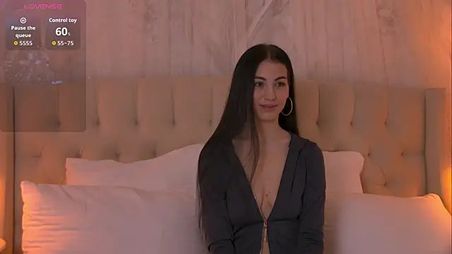 Snapshot of BettyLeen chatting on November 25, 2025, 4:02 am BettyLeen online show from November 25, 2025, 4:02 am