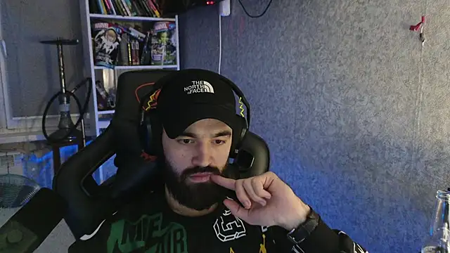 Snapshot of Nik_Namee chatting on December 15, 2025, 5:52 pm Nik Namee online show from December 15, 2025, 5:52 pm