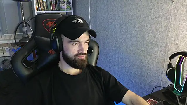 Snapshot of Nik_Namee chatting on November 27, 2025, 5:24 pm Nik Namee online show from November 27, 2025, 5:24 pm