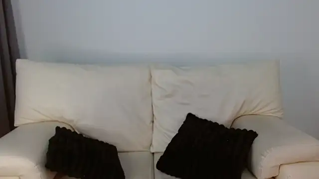 hot teo  online show from January 7, 2026, 5:07 pm