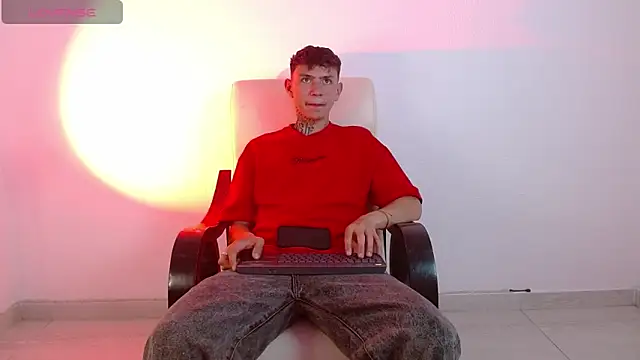 hot teo  online show from April 16, 2026, 12:33 am