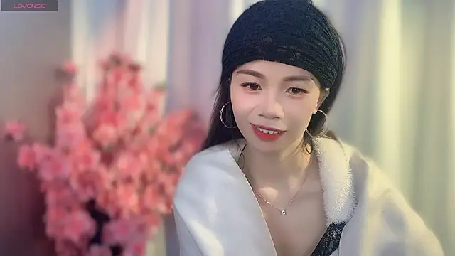 Lynnalltop-165-KeKe online show from November 13, 2025, 3:49 pm