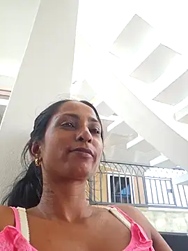 Snapshot of dreamerrrrr1 chatting on October 10, 2025, 6:42 pm dreamerrrrr1 online show from October 10, 2025, 6:42 pm