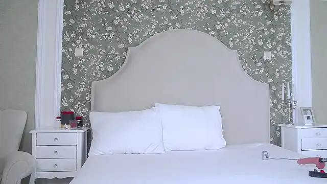 Snapshot of TesaQuinn chatting on February 4, 2026, 7:09 pm TesaQuinn online show from February 4, 2026, 7:09 pm