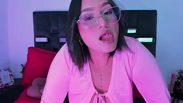 Snapshot of SussySunny_ chatting on January 14, 2026, 9:13 am SussySunny online show from January 14, 2026, 9:13 am