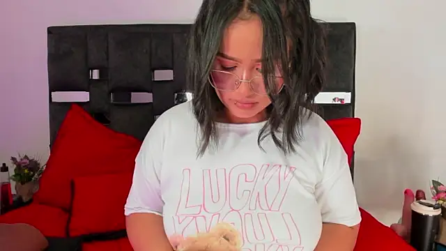 SussySunny  online show from March 11, 2026, 4:50 am