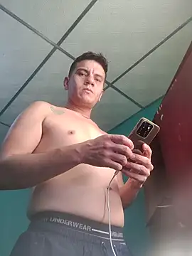 Aturo77 online show from December 3, 2025, 7:46 pm