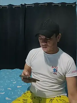 Aturo77 online show from November 17, 2025, 2:26 am