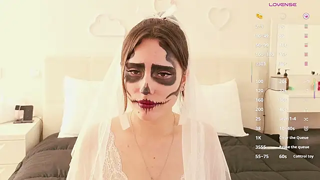 Snapshot of MoonliteDiva chatting on October 31, 2025, 6:32 am MoonliteDiva online show from October 31, 2025, 6:32 am