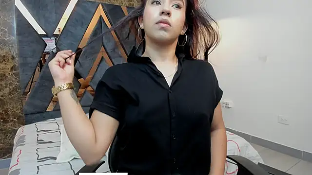 Vittoria Conti  online show from November 23, 2025, 1:32 pm