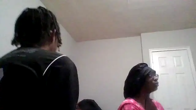 dezzidavill online show from February 16, 2026, 3:27 am