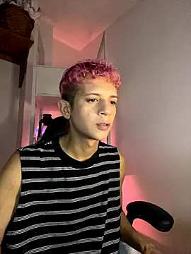 Snapshot of tylernova chatting on November 25, 2025, 3:40 am tylernova online show from November 25, 2025, 3:40 am