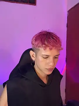 Snapshot of tylernova chatting on November 18, 2025, 3:43 am tylernova online show from November 18, 2025, 3:43 am