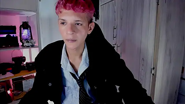 Snapshot of tylernova chatting on November 21, 2025, 11:59 pm tylernova online show from November 21, 2025, 11:59 pm